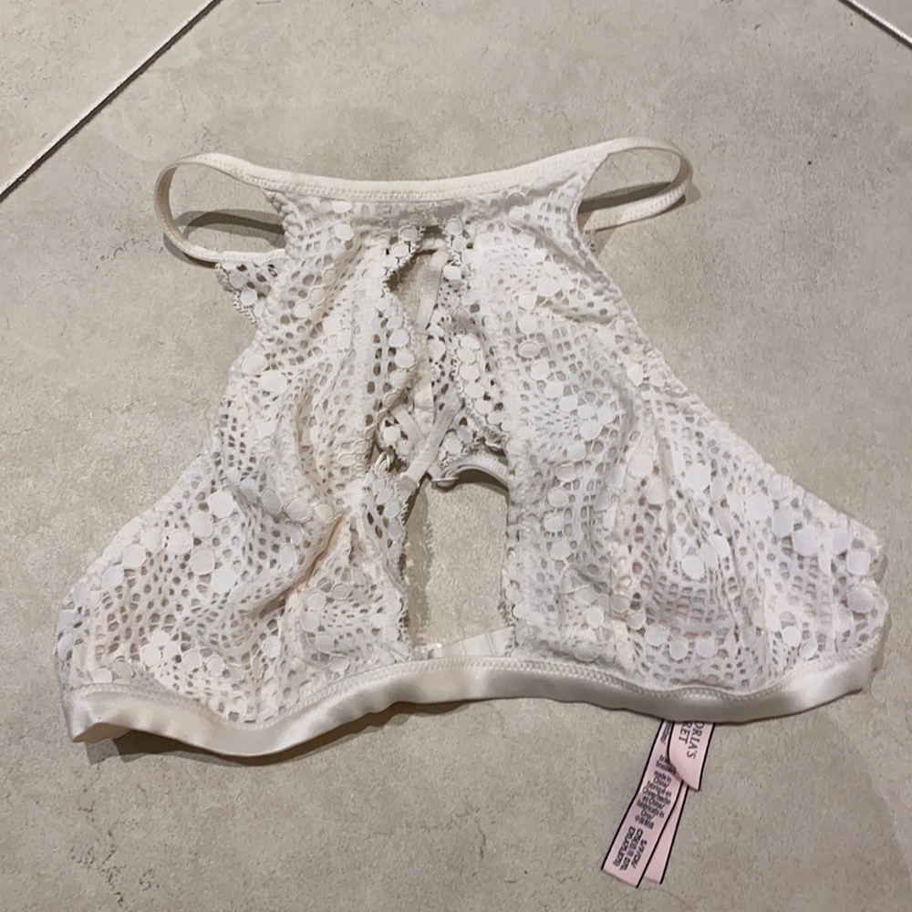 Victoria’s Secret White Lace Bralette
